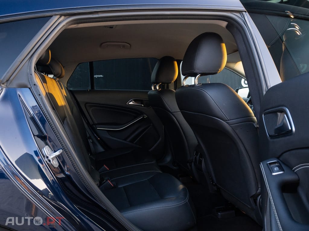 Mercedes-Benz CLA 200 d Shooting Brake Urban Aut. — fotografia 15