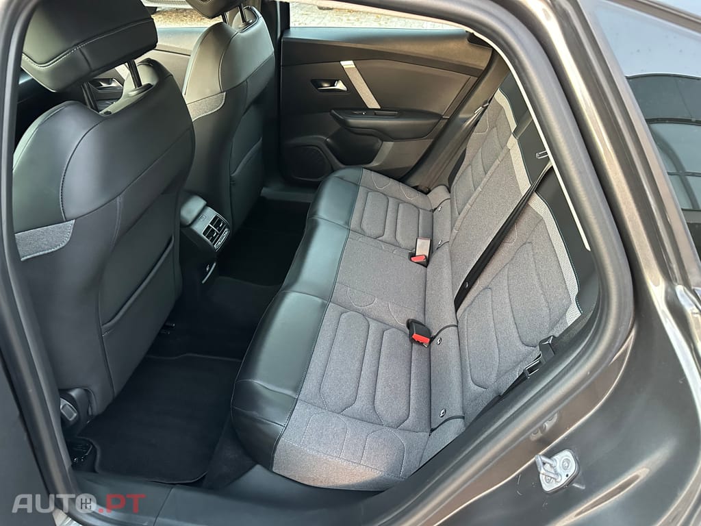 Citroen C4 PureTech 130 SHINE