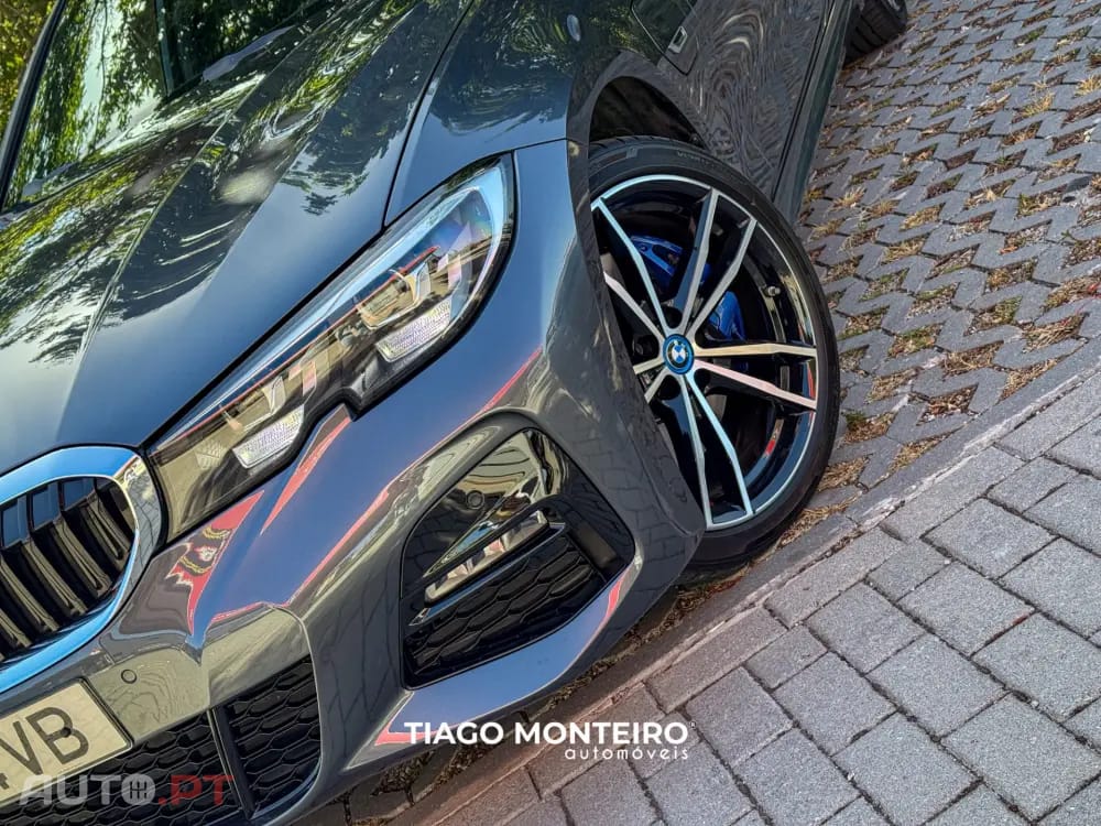 BMW 330 e Pack Desportivo M Auto