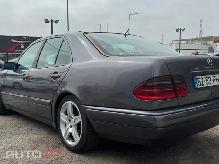 Mercedes-Benz E 220 CDI Classic