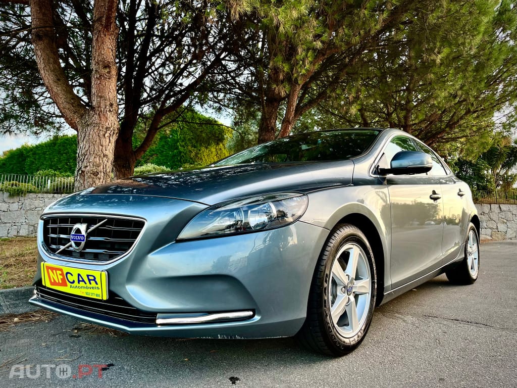 Volvo V40 D2