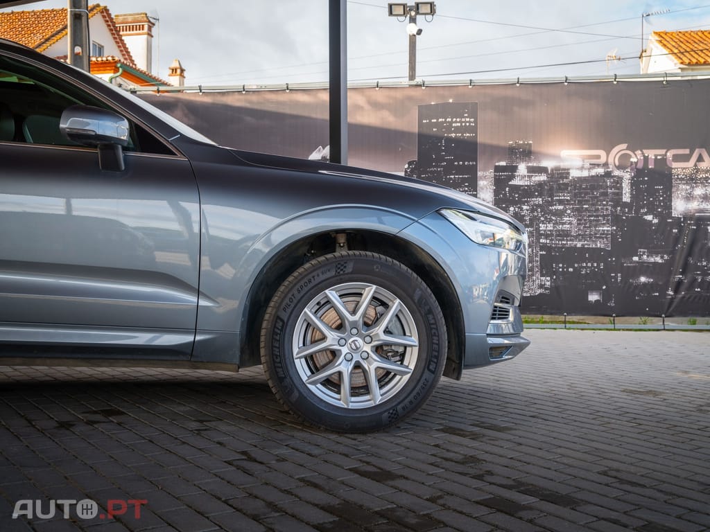 Volvo XC60 2.0 T8 PHEV Momentum Plus AWD
