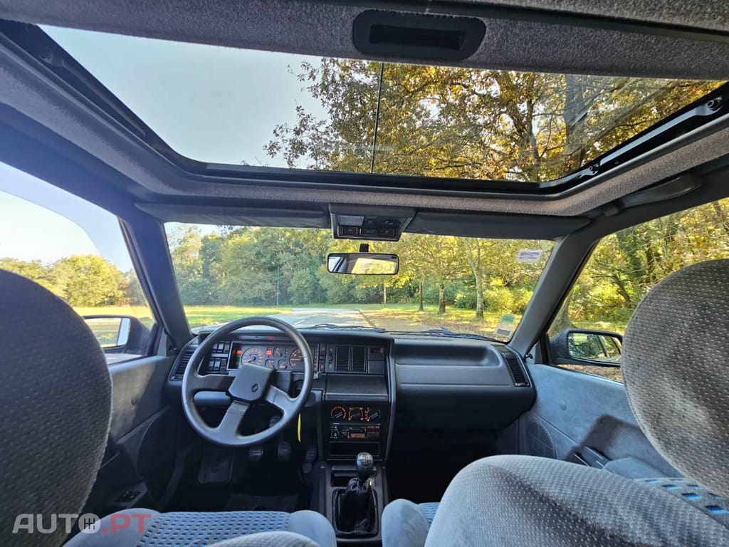 Renault 21 GTS