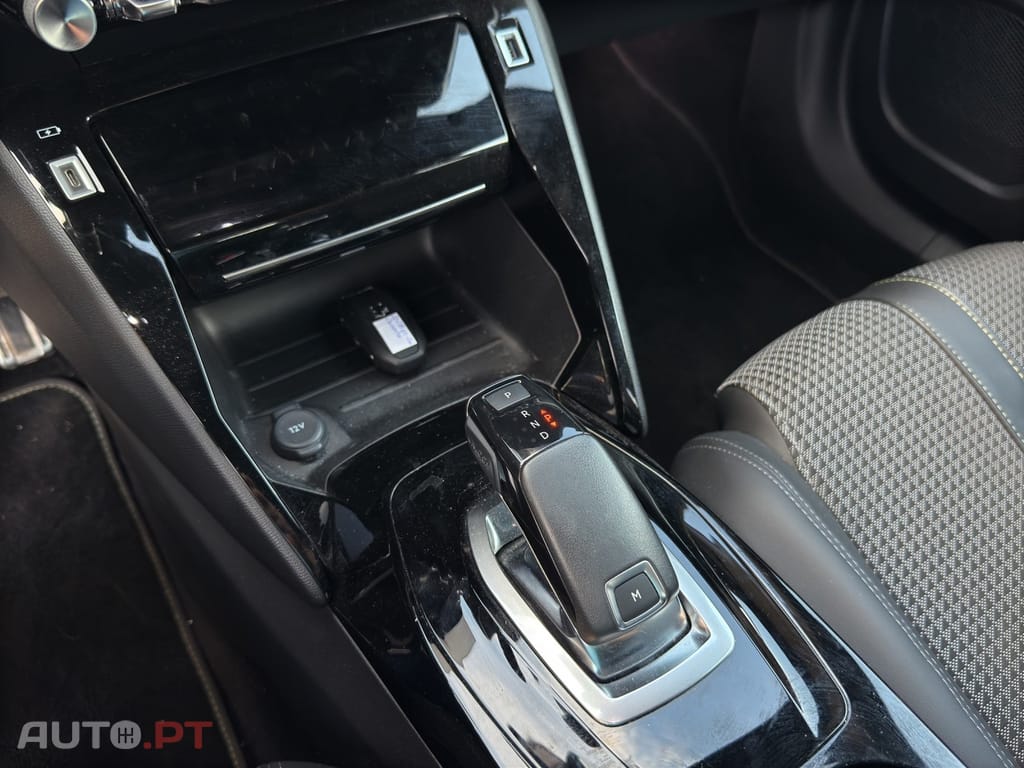 Peugeot 2008 1.2 PureTech GT Line EAT8