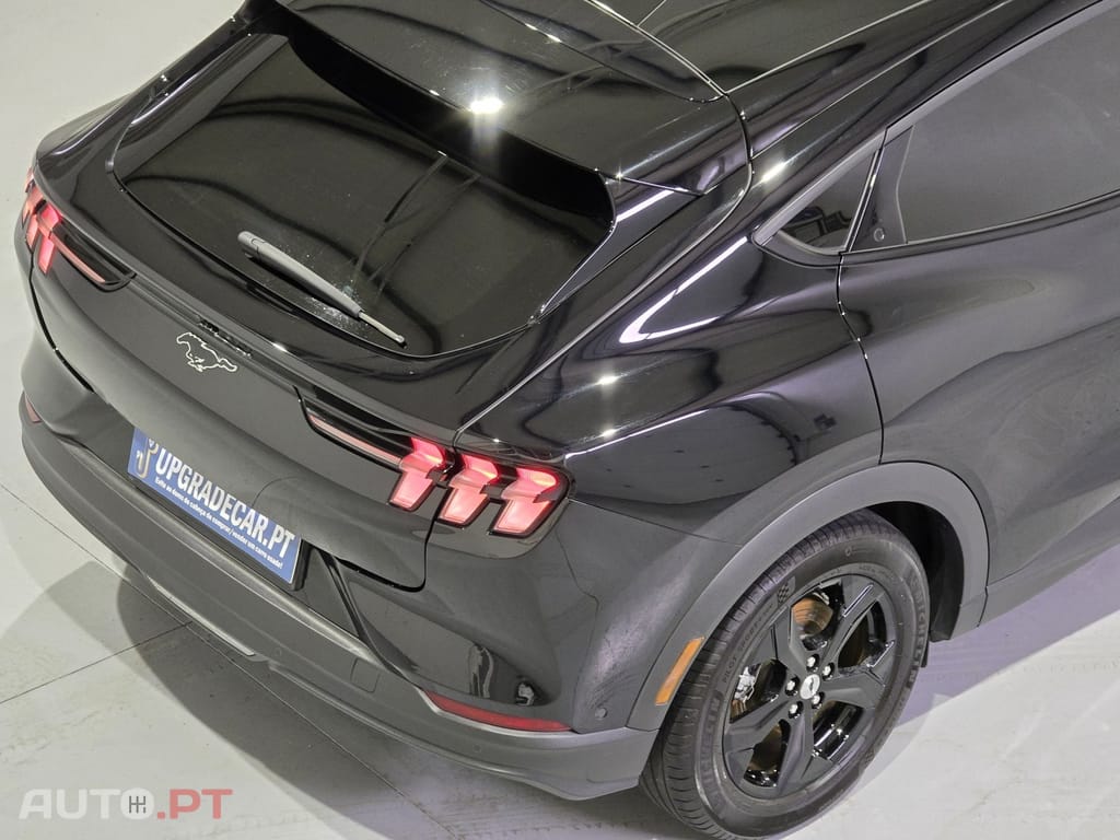 Ford Mustang Mach-E Standard