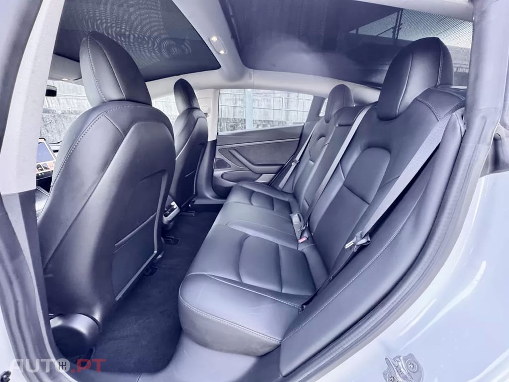 Tesla Model 3 Standard Range Plus RWD