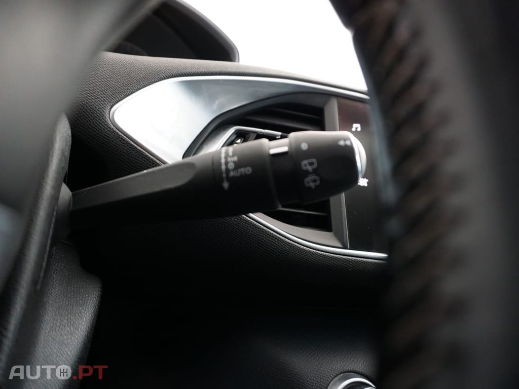 Peugeot 308 1.2 PureTech Allure Full LED