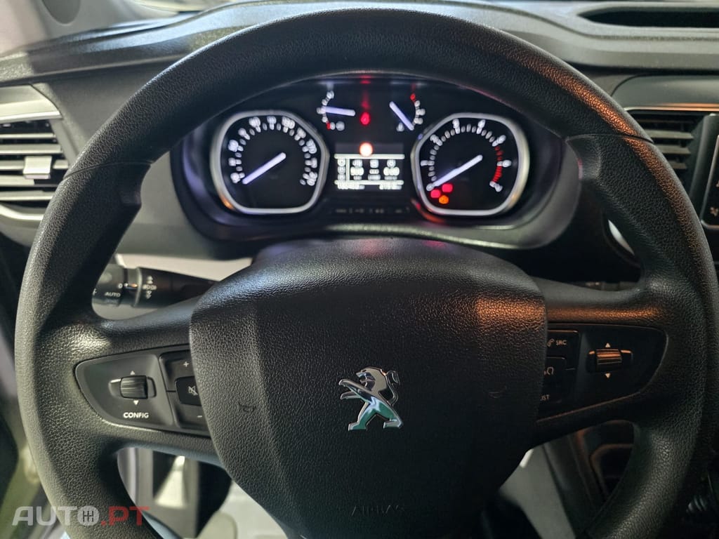Peugeot Traveller 1.5 BLUEHDI LD3H1 ACTIVE STANDART