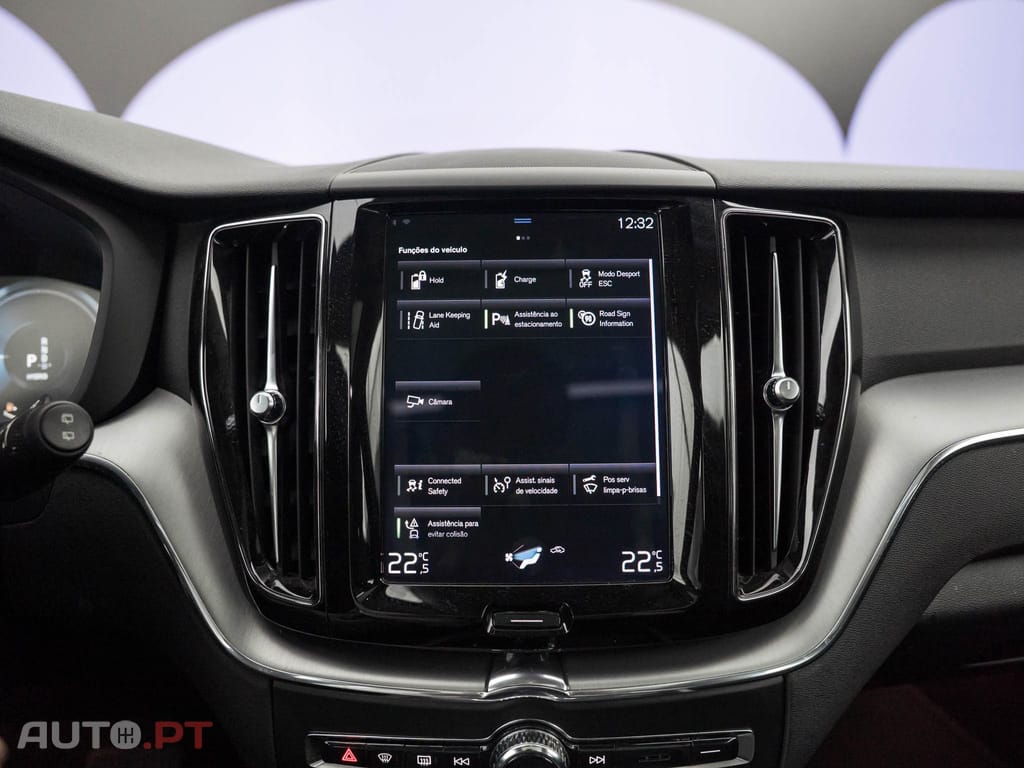 Volvo XC60 2.0 T8 PHEV Momentum Plus AWD
