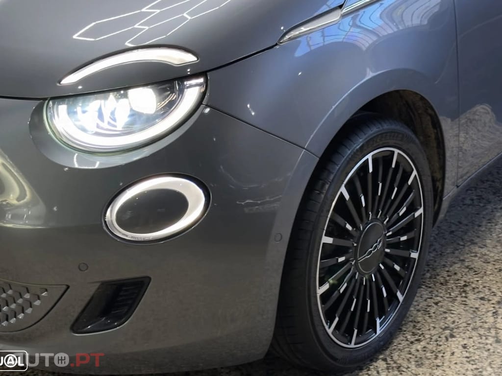 Fiat 500e La Prima