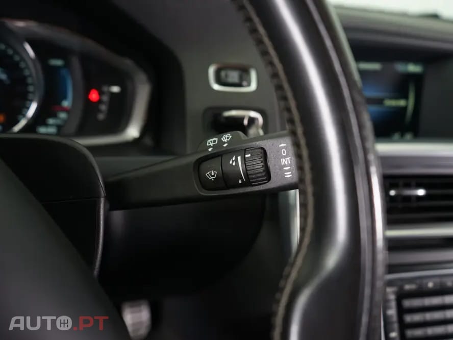 Volvo V60 2.4 D6 R-Design AWD Phev