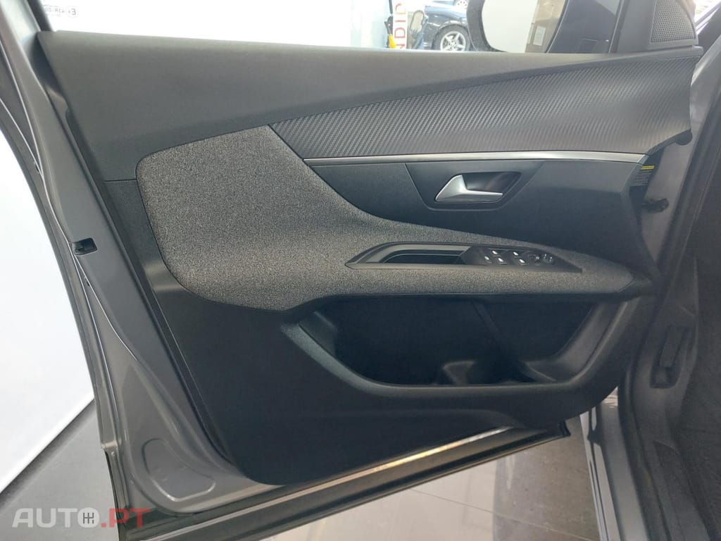 Peugeot 3008 1.5 BlueHDi Active