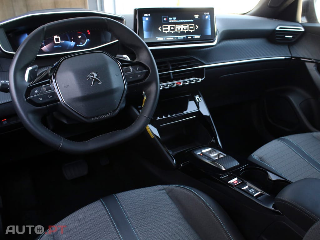 Peugeot 2008 1.2 PureTech Allure EAT8