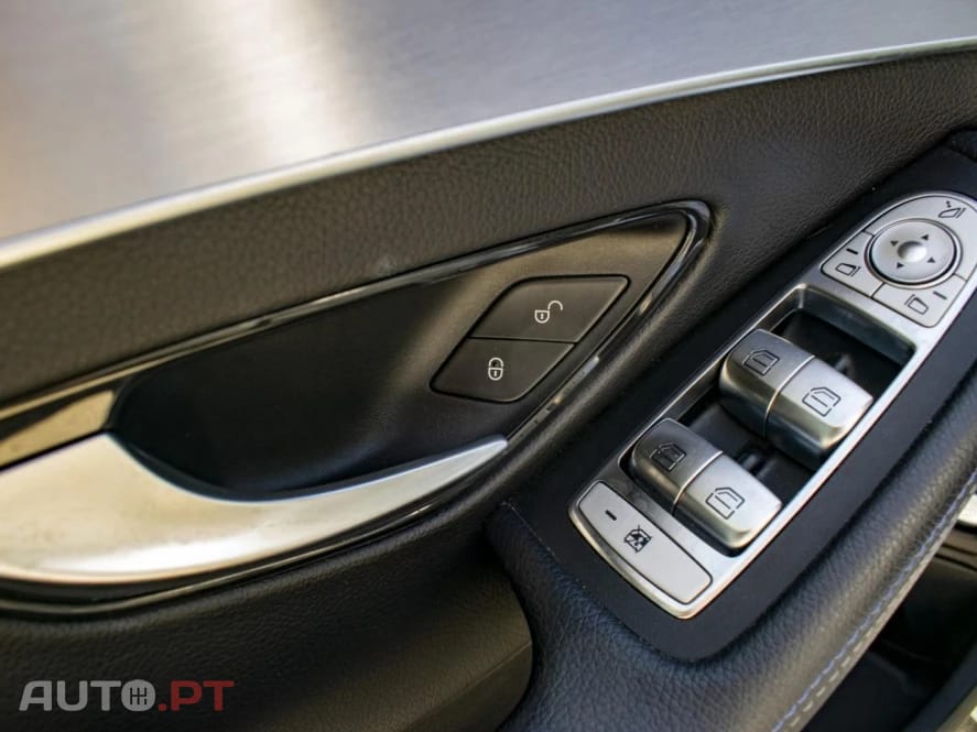 Mercedes-Benz C 300 de AMG Line Night Edition Station