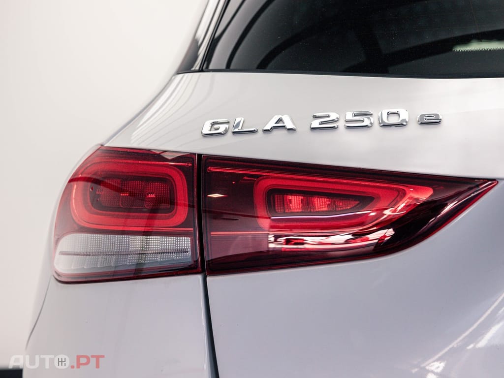 Mercedes-Benz GLA 250 e 8G-DCT AMG Line