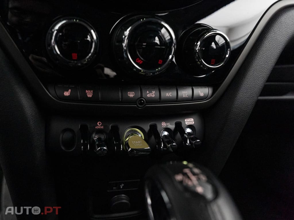 MINI Countryman Cooper SE Premium Essential Auto