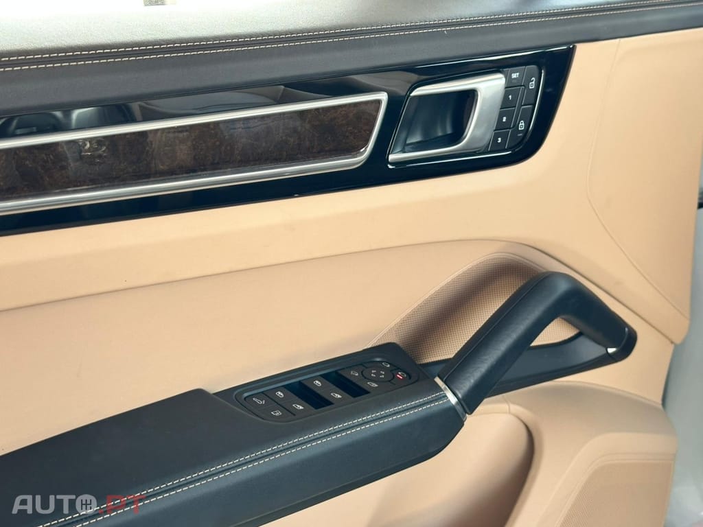 Porsche Cayenne E-Hybrid Tiptronic S