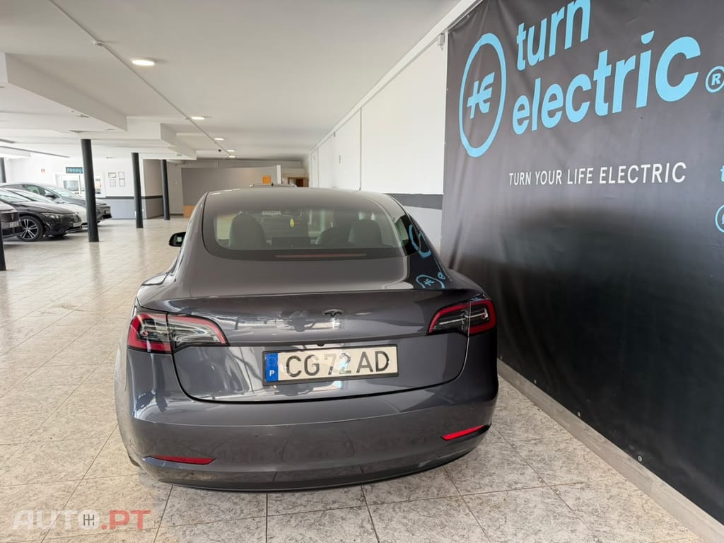 Tesla Model 3 Standard Range Plus RWD