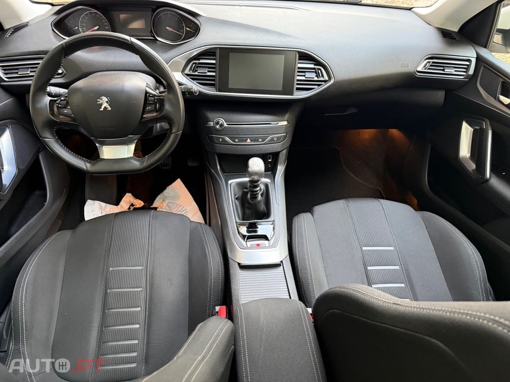 Peugeot 308 1.6 e-HDi Allure J18