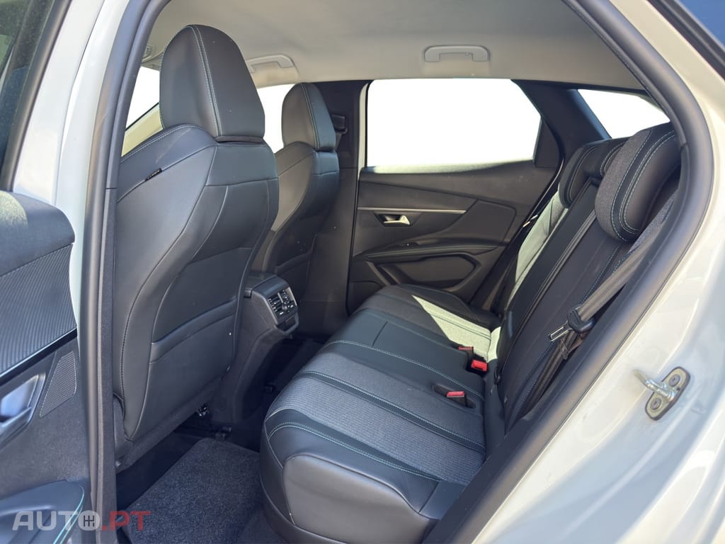 Peugeot 3008 1.6 Hybrid Allure e-EAT8