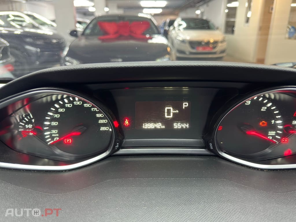 Peugeot 308 1.5 BlueHDi Allure EAT8