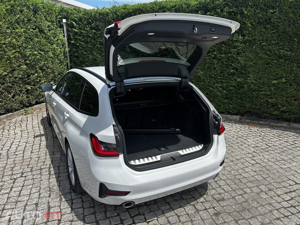 BMW 320 e Touring Line Luxury Auto
