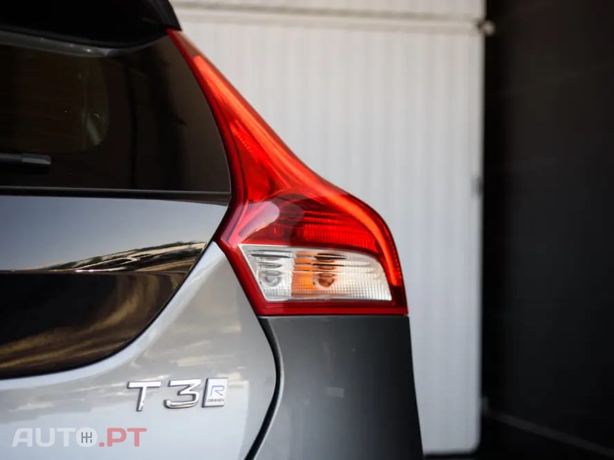 Volvo V40 1.5 T3 Sport Edition R Geartronic