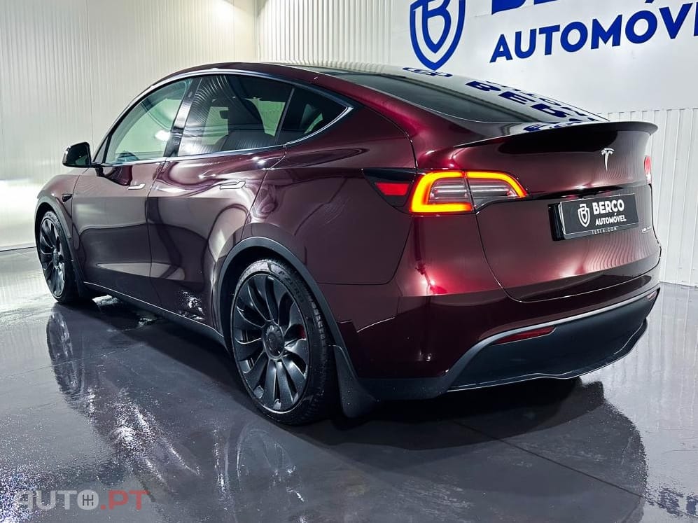 Tesla Model Y Performance Dual Motor AWD