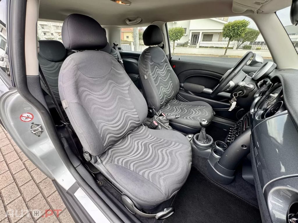MINI Cooper One 1.4 D — fotografia 15