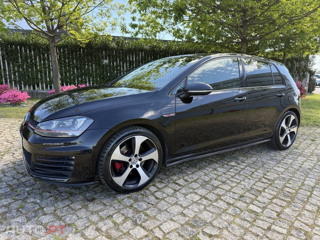 Volkswagen Golf 2.0 TSI GTI DSG