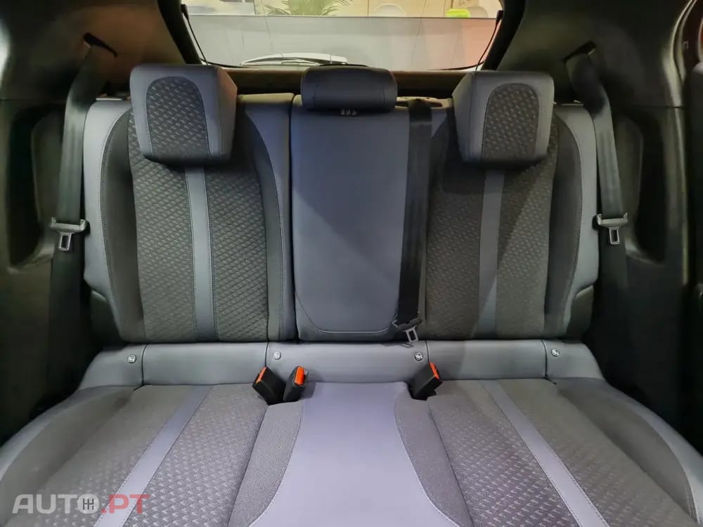 Peugeot 2008 1.5 BlueHDi Allure Pack EAT8