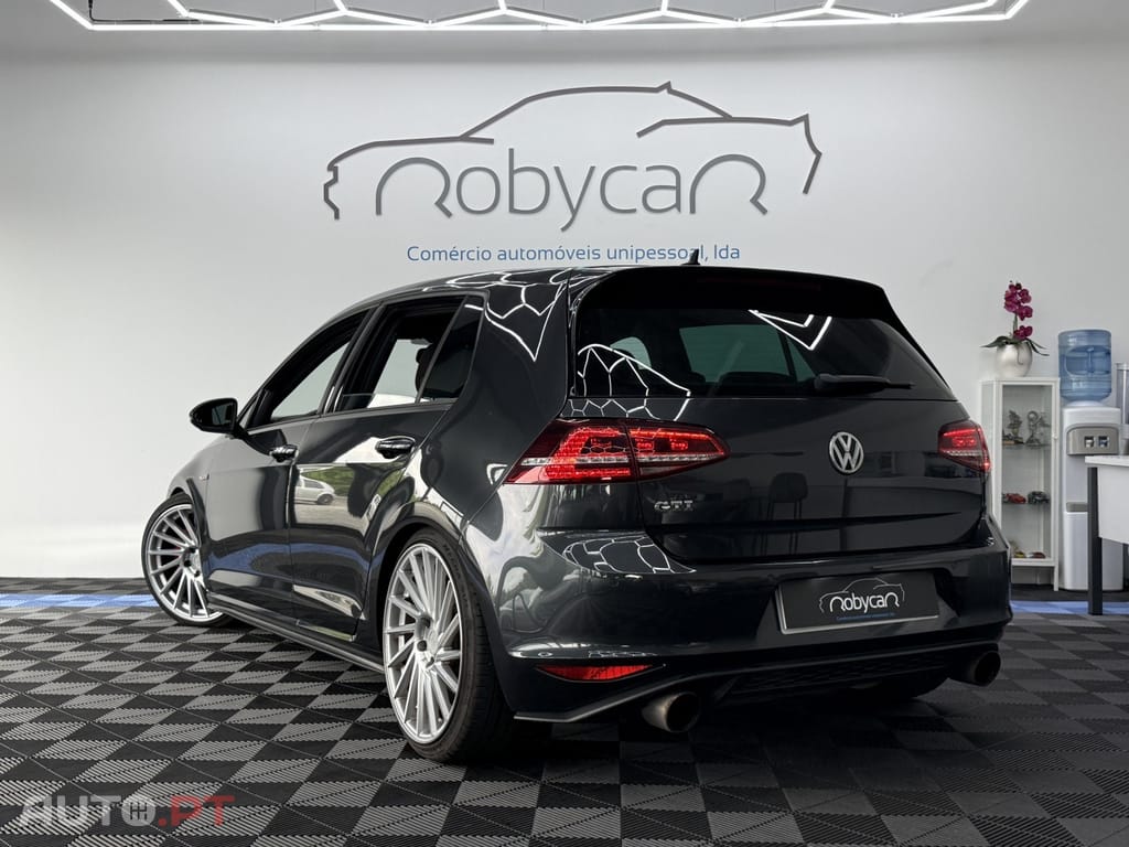 Volkswagen Golf 2.0 TSI GTI DSG