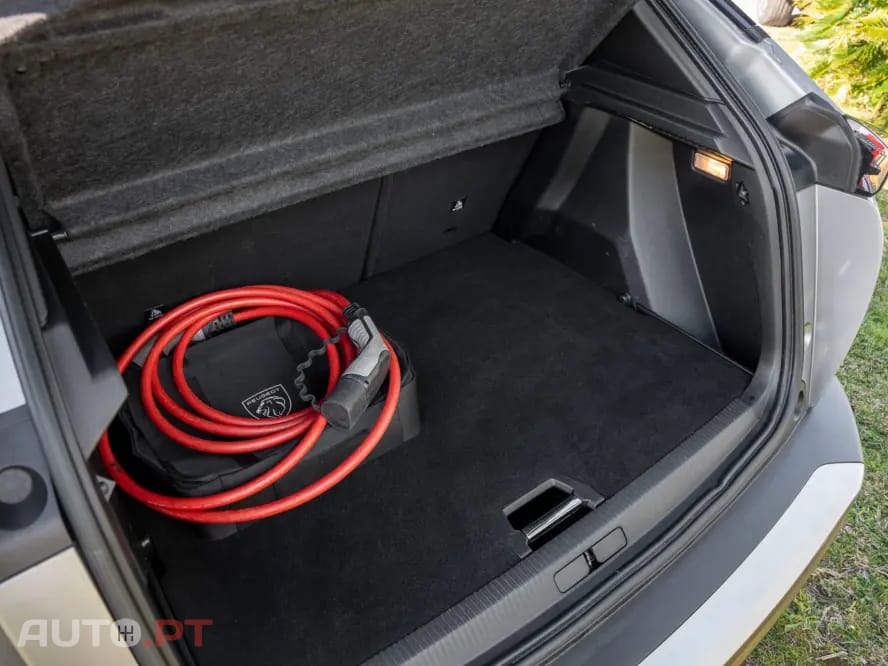 Peugeot E-2008 50 kWh GT