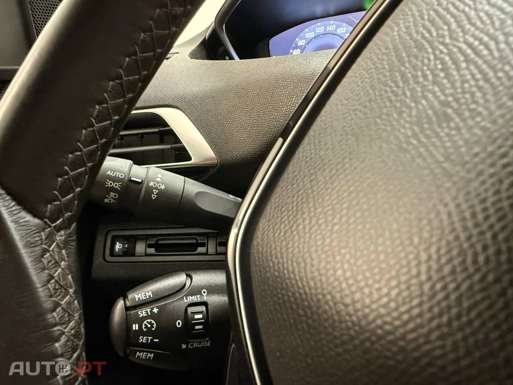 Peugeot 3008 1.5 BlueHDi Active