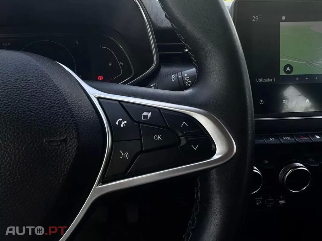 Renault Clio  1 6 E  Tech Full Hybrid Techno