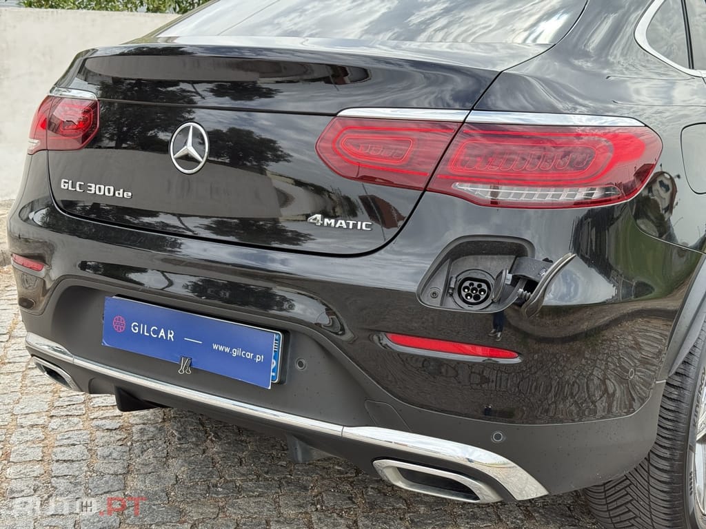 Mercedes-Benz GLC 300 Coupe de 4Matic 9G-TRONIC AMG Line