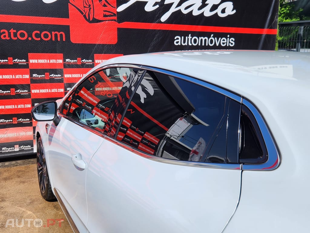 Renault Clio 1.6 E-Tech Intens