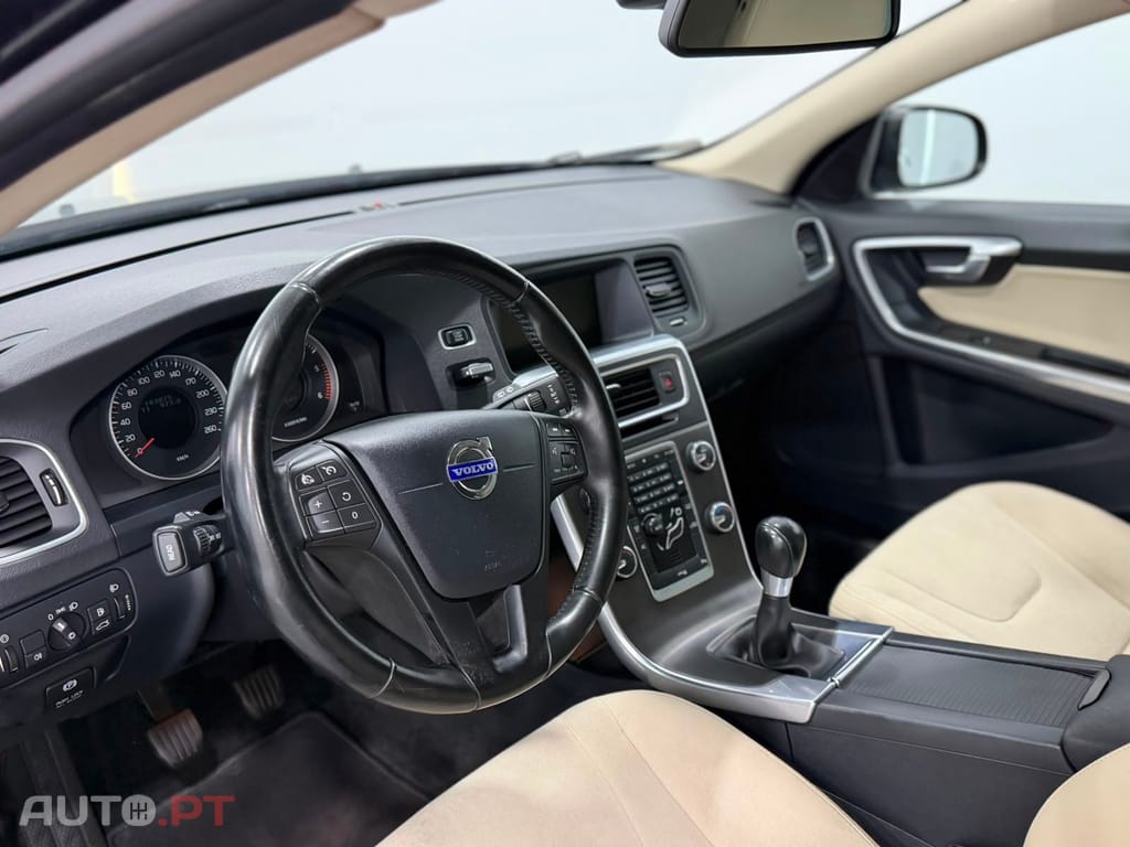 Volvo V60 1.6 D2 Drive Momentum Start/Stop