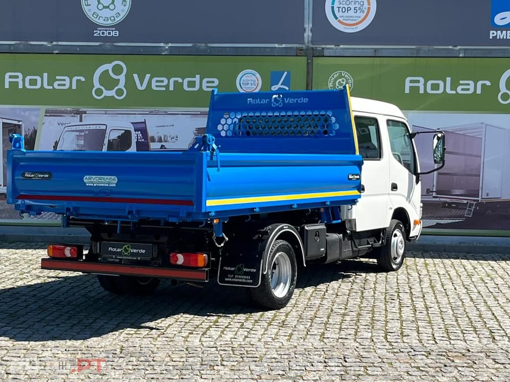 Toyota Dyna 3.0 D4D  6 LUGARES BASCULA