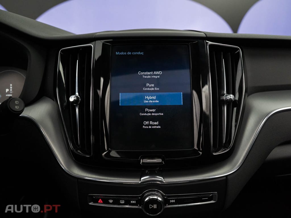 Volvo XC60 2.0 T8 PHEV Momentum Plus AWD