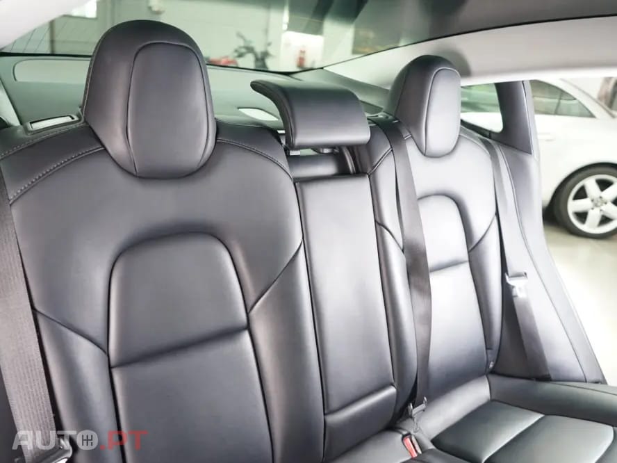 Tesla Model 3 Standard Range Plus RWD