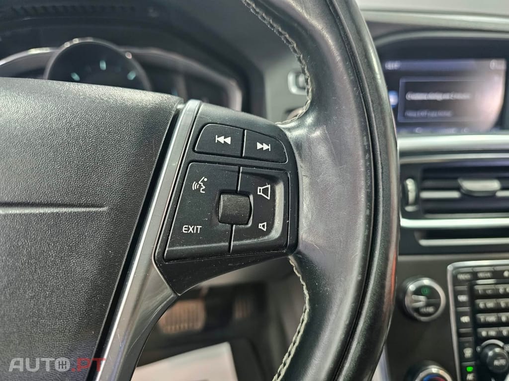 Volvo V60 2.4 D6 Summum AWD Phev