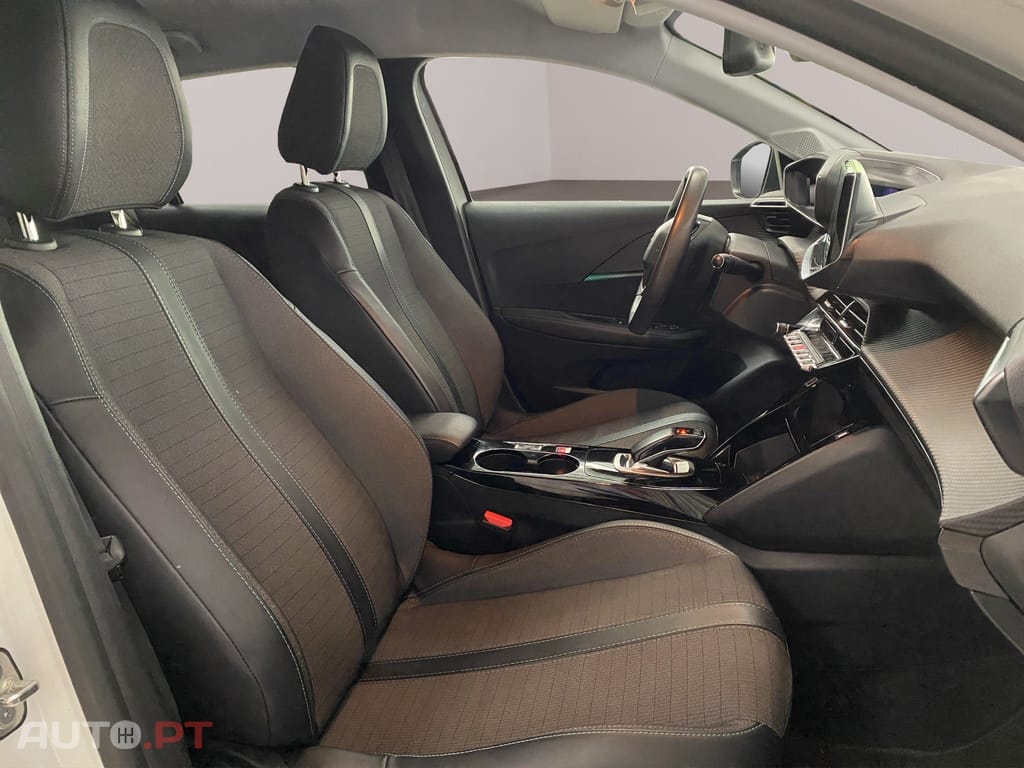Peugeot E-208 50 kWh Allure Pack