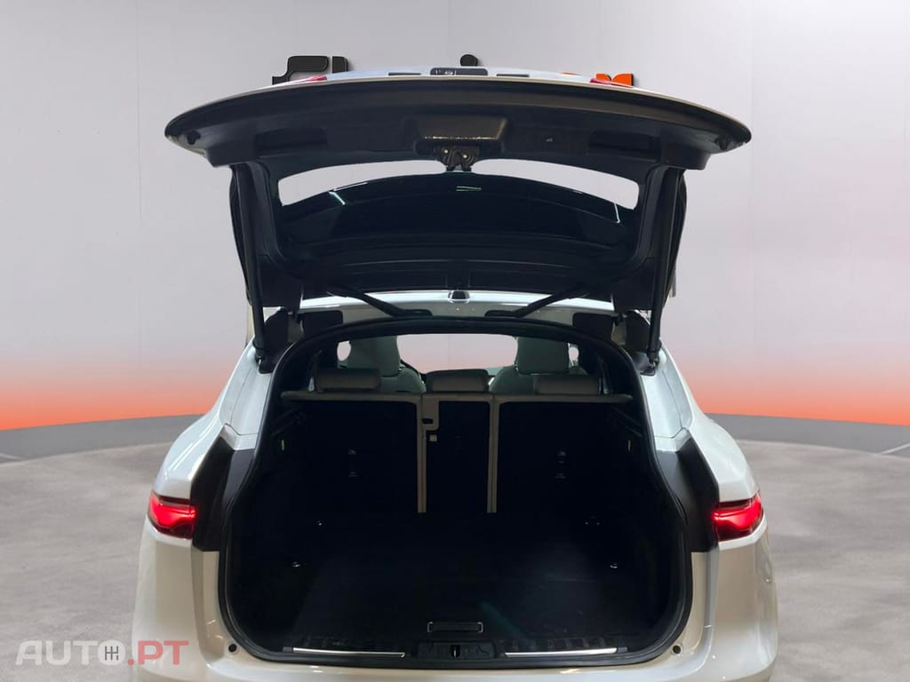 Jaguar F-Pace 2.0 P400e Plug-in Hybrid