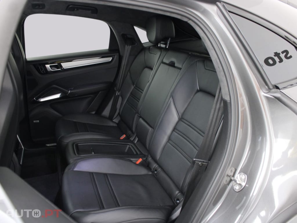 Porsche Cayenne TURBO S