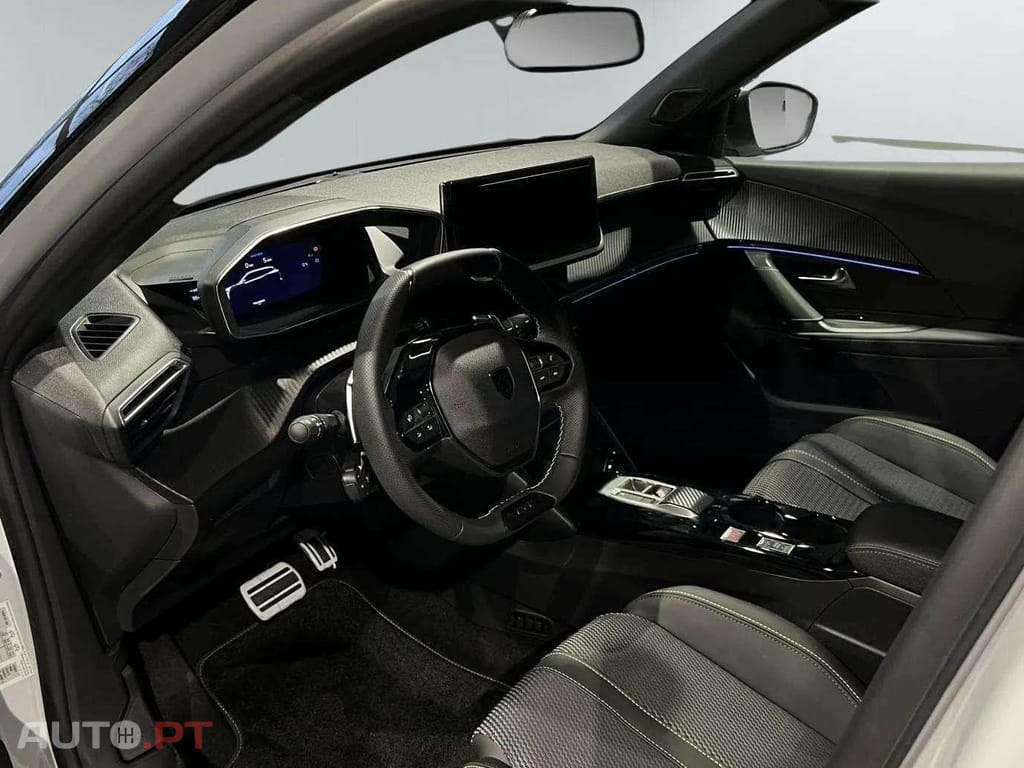 Peugeot 2008 GT HYBRID 