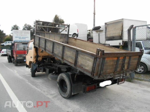 Mitsubishi Canter 3.3 Tri-Basculante