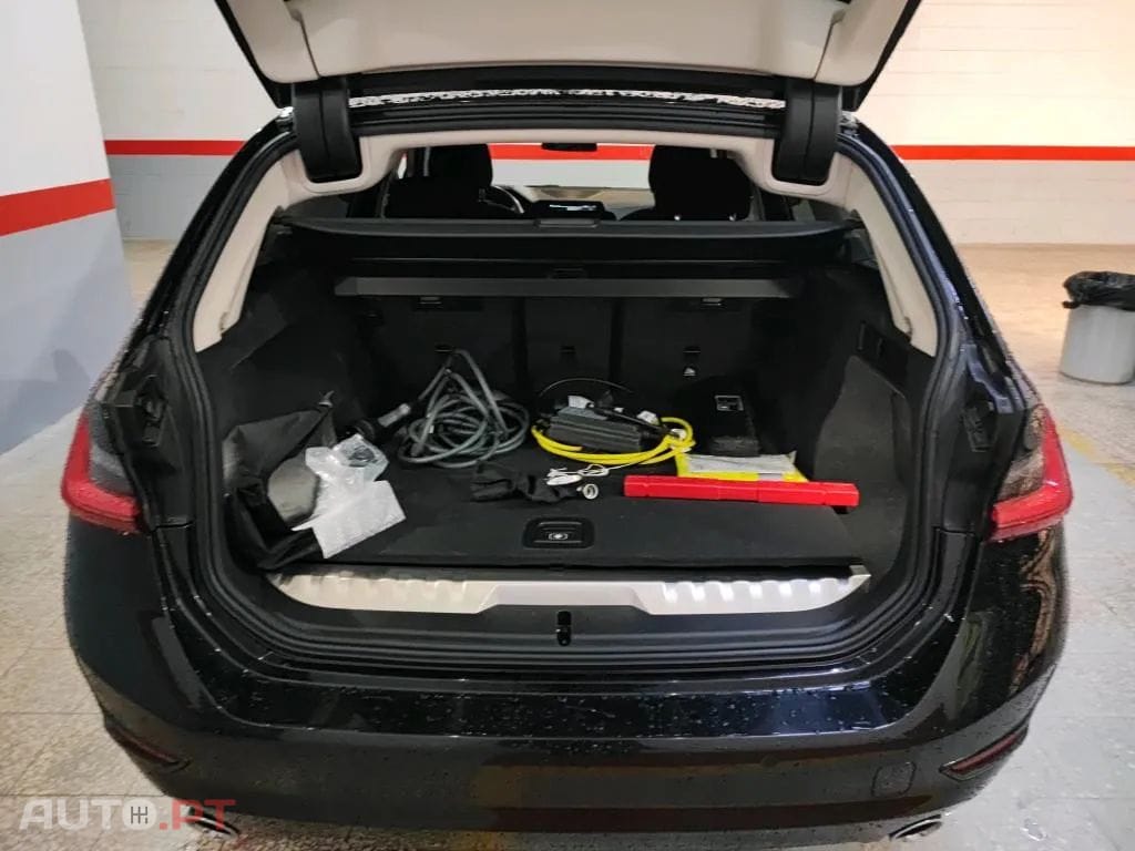 BMW 330 e Touring Corporate Edition Auto