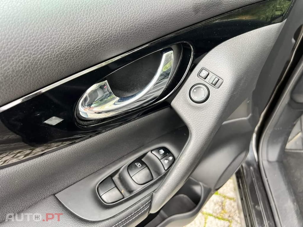 Nissan Qashqai 1.5 dCi Tekna Premium Pele