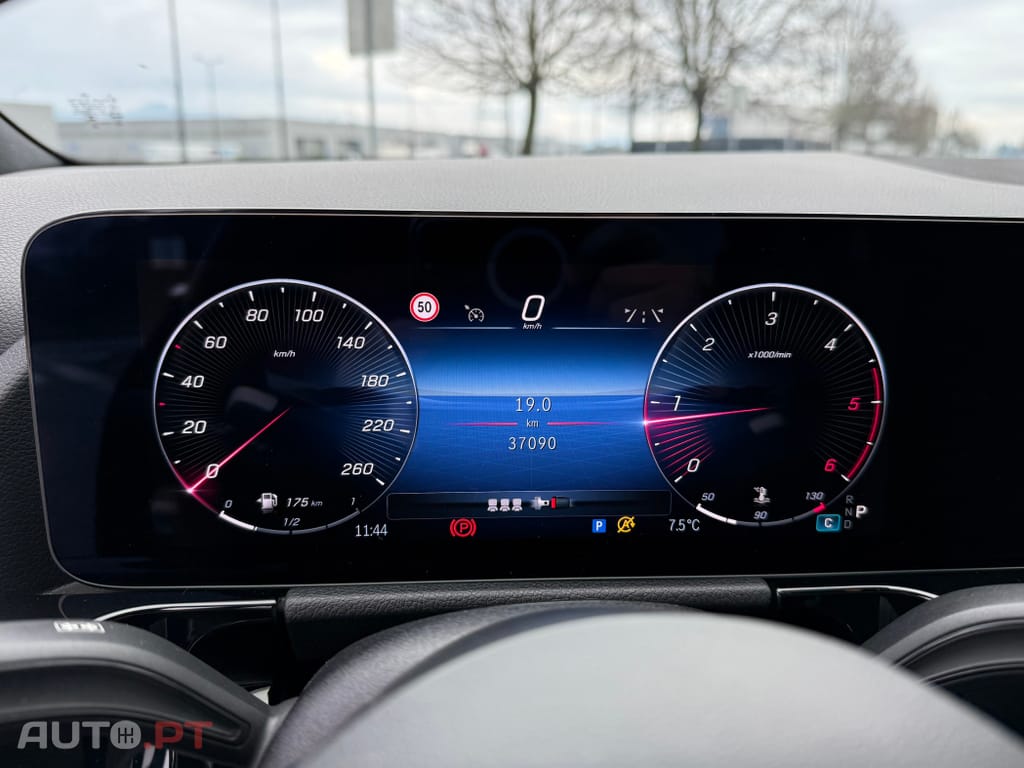 Mercedes-Benz GLA 180 d AMG Line